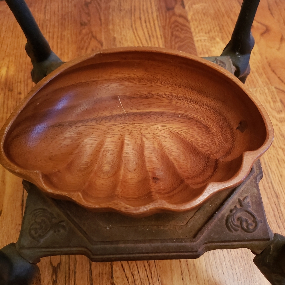 Vintage monkey pod dish. Wood